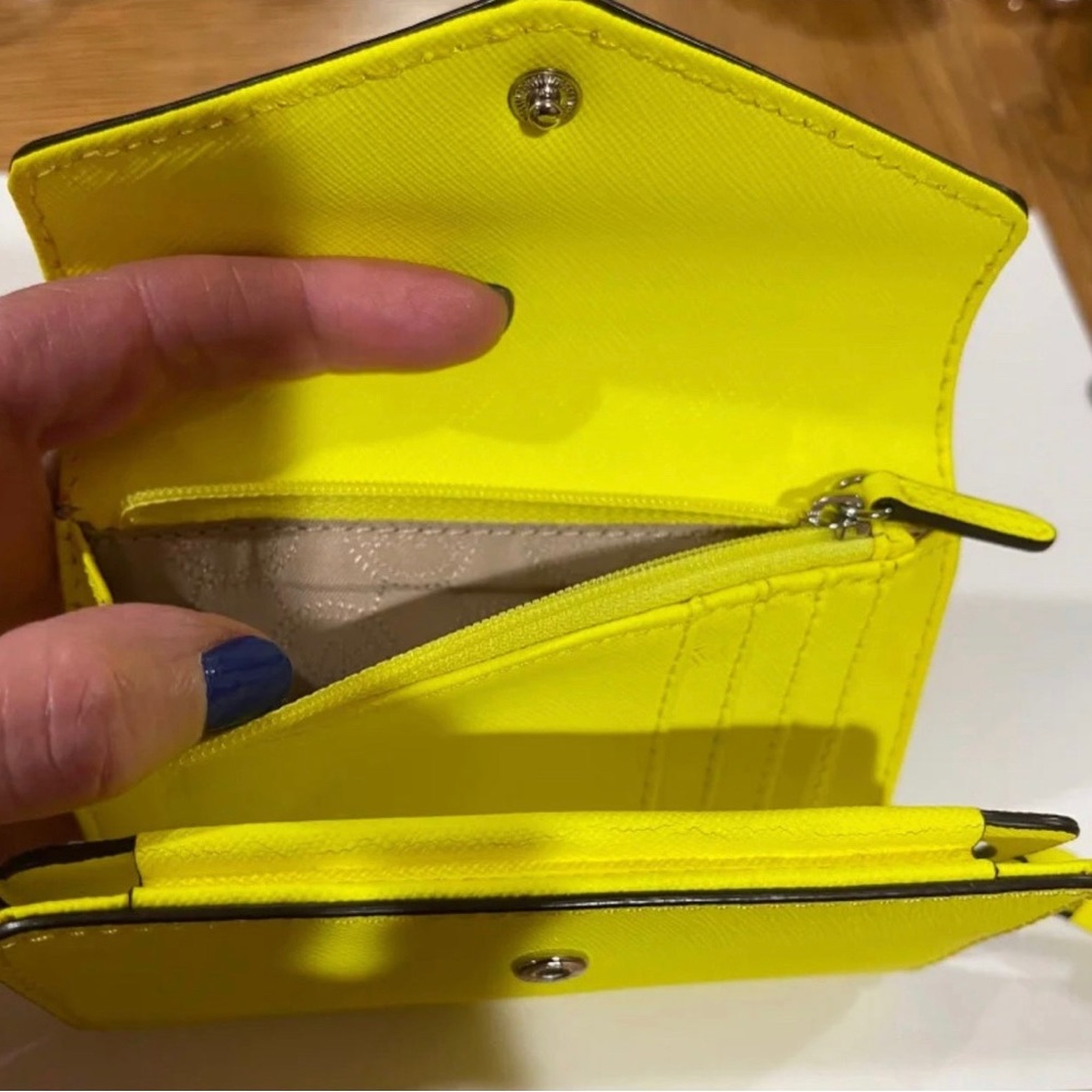 Michael Kors neons yellow‎ wristlet - Picture 3 of 5